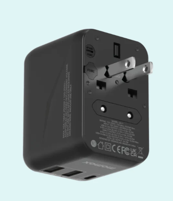 UA11UKD Momax 1-World 20W 3-插口+AC 旅行充電插座