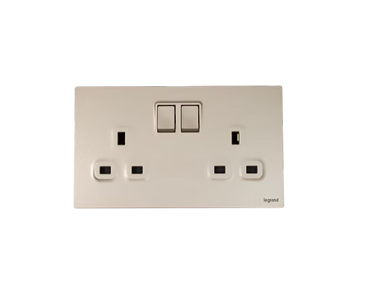 Legrand Mallia Senses 13A 兩位帶開關插座