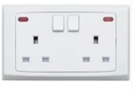 MK Slimline Plus超卓"S"系列 兩位13A蘇面帶開關連指示燈