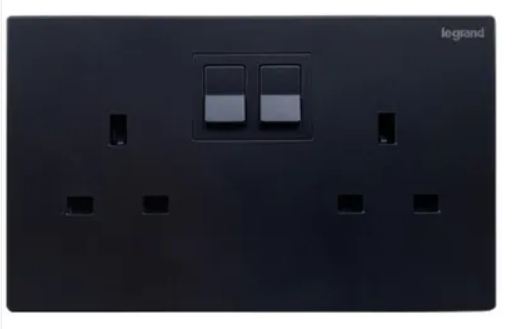 Legrand Galion逸景 碳素黑 兩位13A蘇面帶開關