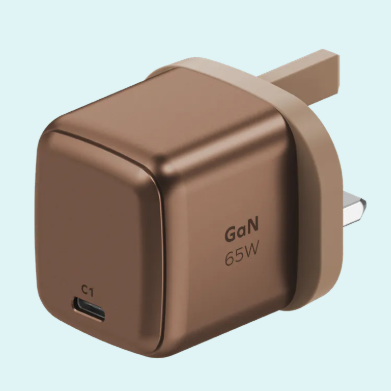 Momax 1-Charge GaN 65W 充電器 UM69 輕巧設計方便旅行使用
