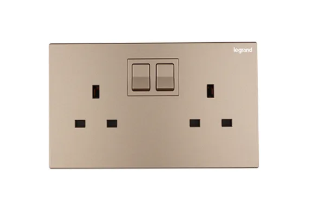 Legrand Galion逸景  兩位13A蘇面帶開關